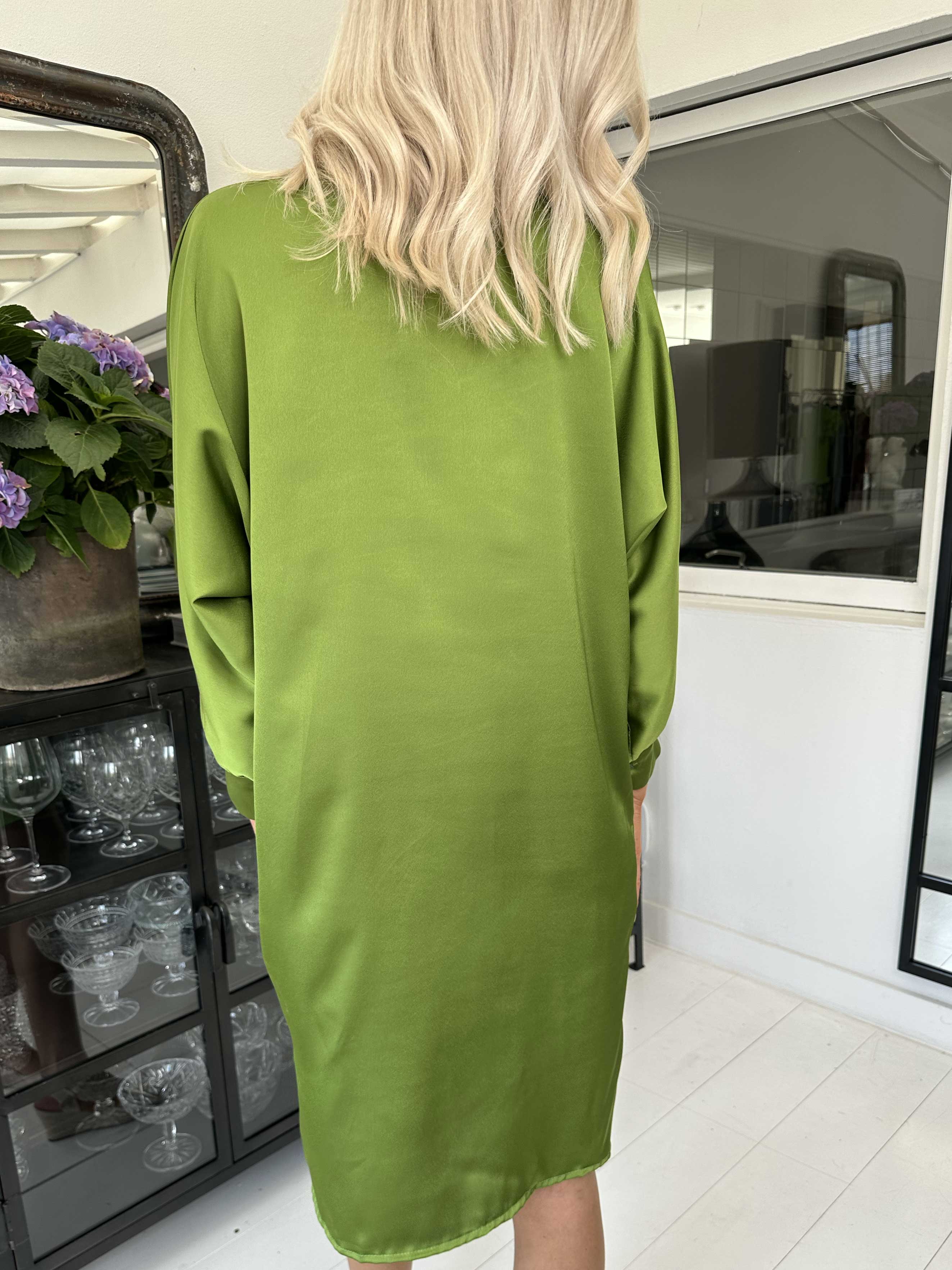 Hassel - Fin skjortekjole i silkelook